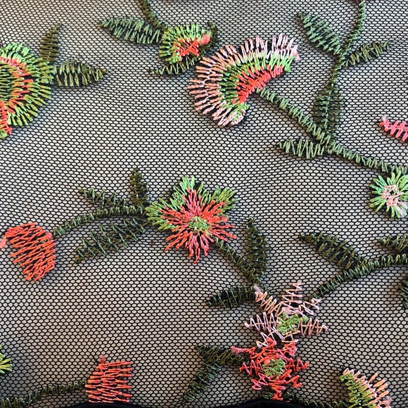 Kim and Cami Embroidered Mesh Bell Sleeve Black Jersey Top Medium - NWOT - Picture 2 of 6